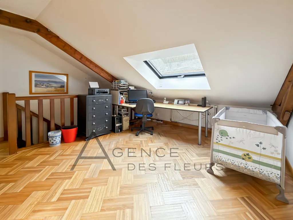 A vendre maison familiale de 131 m² édifiée sur 3425 m² de terrain commune de ELBEUF 76500