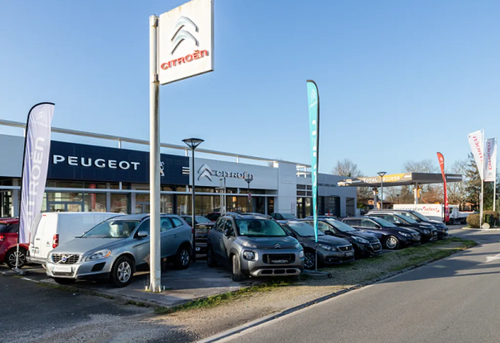 Agence CITROEN/PEUGEOT LABAT à LACANAU (33)