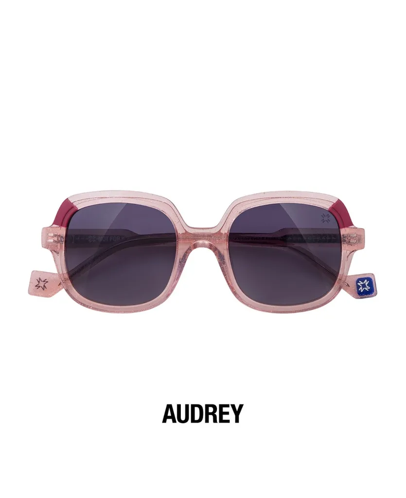 lunettes de soleil fille de couleur rose, solide, a retrouver chez Bellevue Optique porche de Ramonville Saint agne