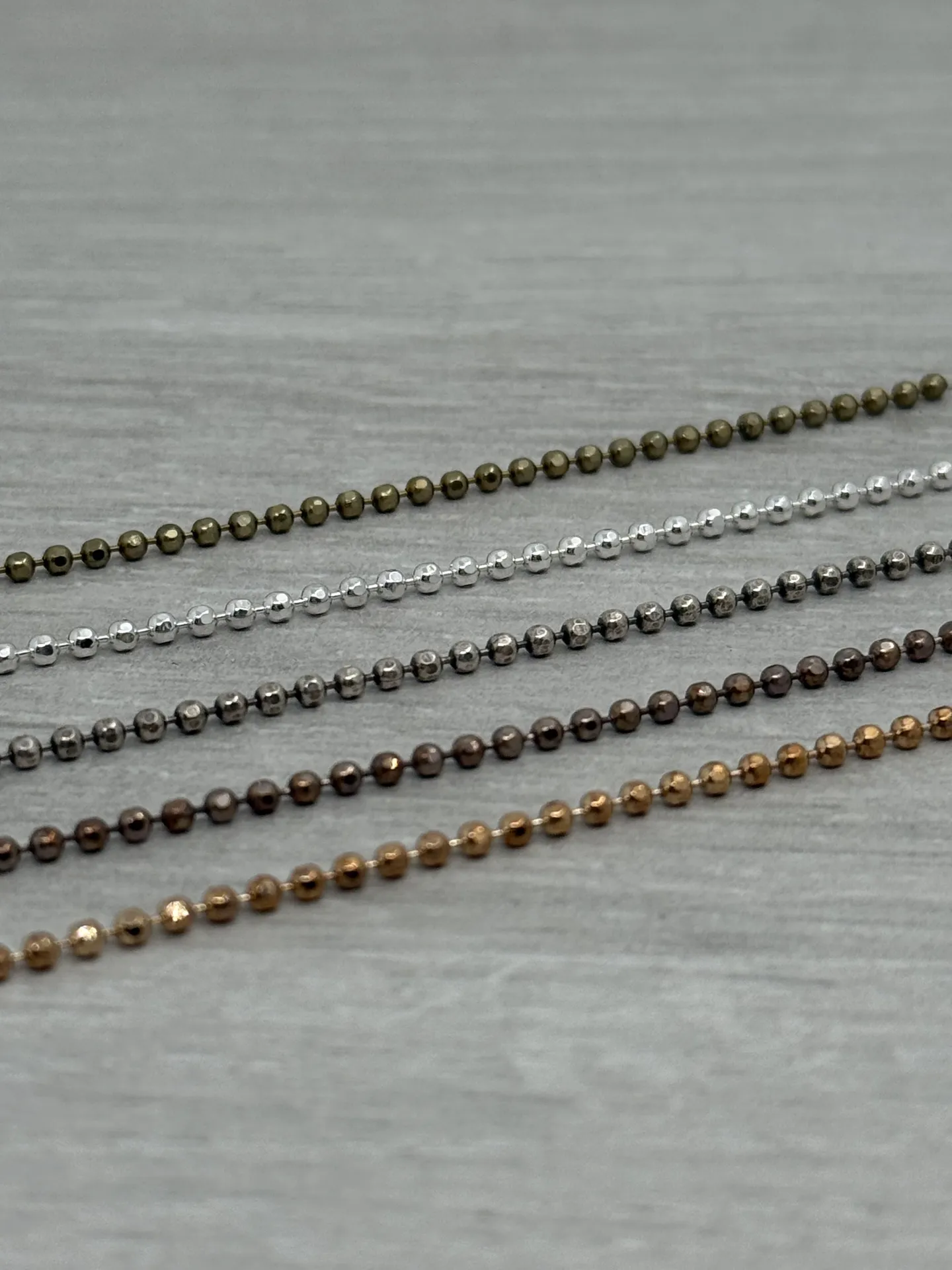 Chaînes boule limées pour bijouterie et apprêts professionnels avec finitions multiples disponibles chez Provence Fonderie en France