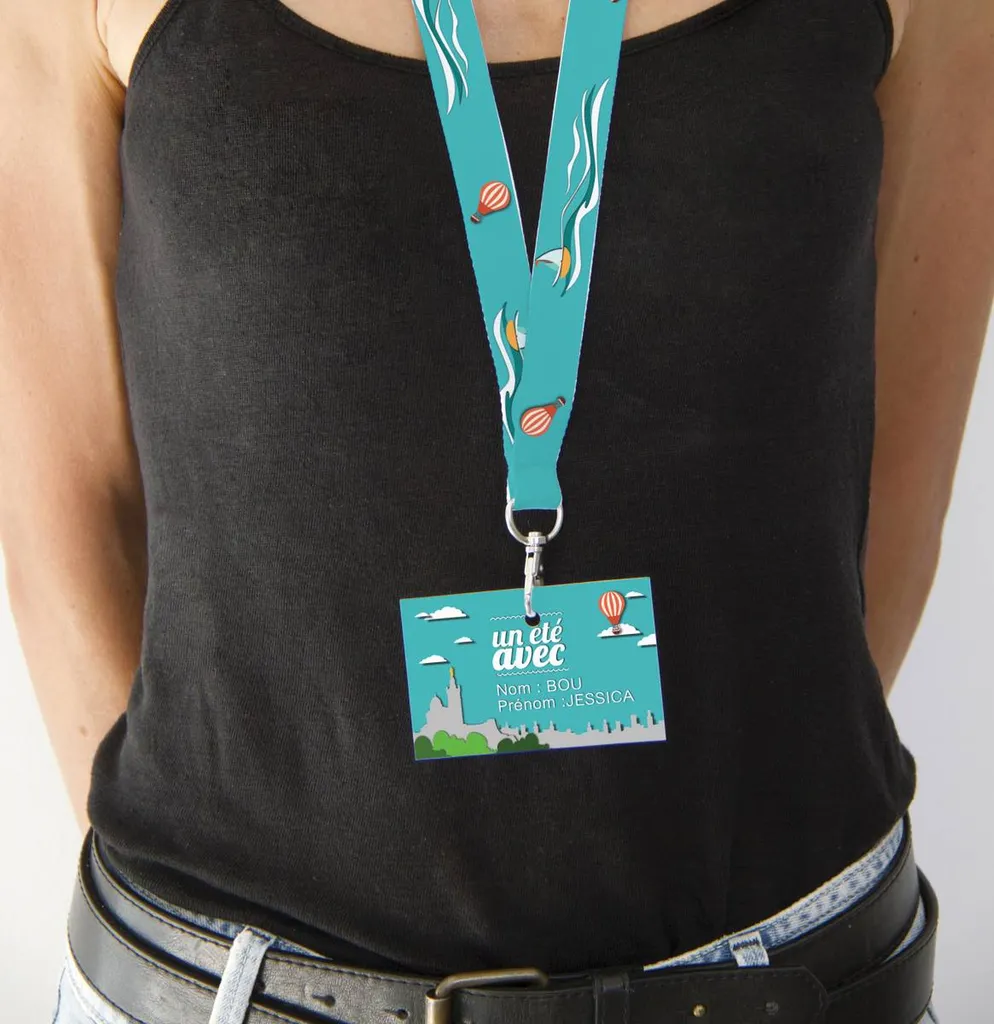 graphisme et impression badge tour de cou pour mairie ou office du tourisme évènement bouches du rhone