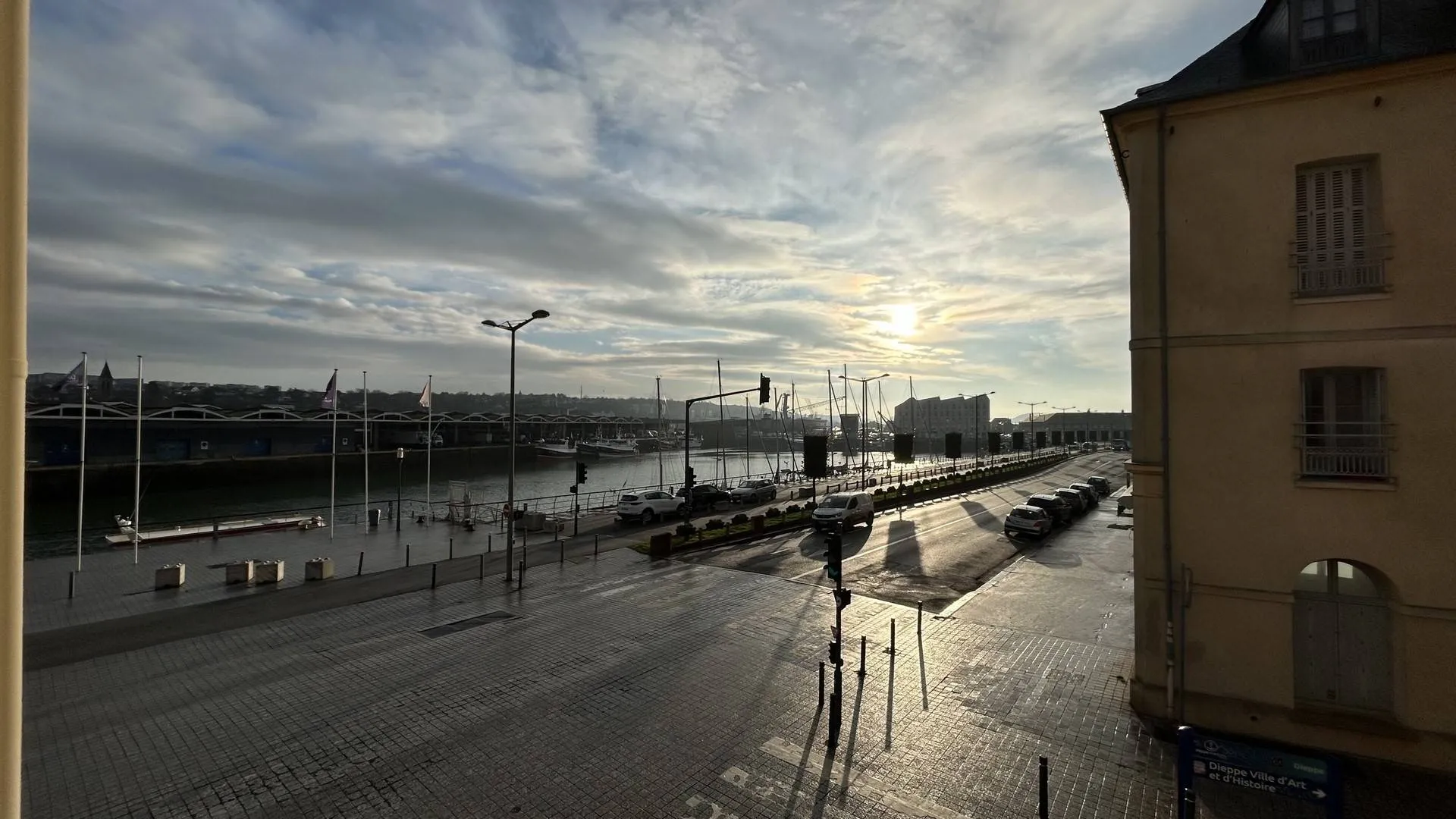 T2 loué de 44,40m² avec vue port, au 3ème étage, proche de la gare de Dieppe, en Seine-Maritime.