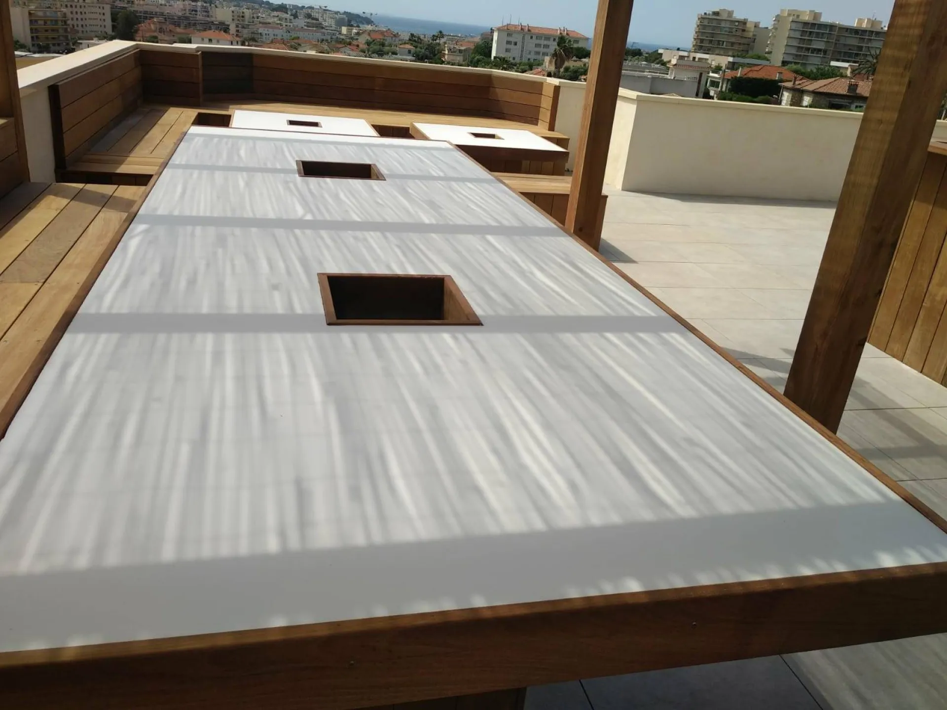 Innovation et Élégance : Rooftop en Bois Ipé à Nice par La Parqueterie Aixoise