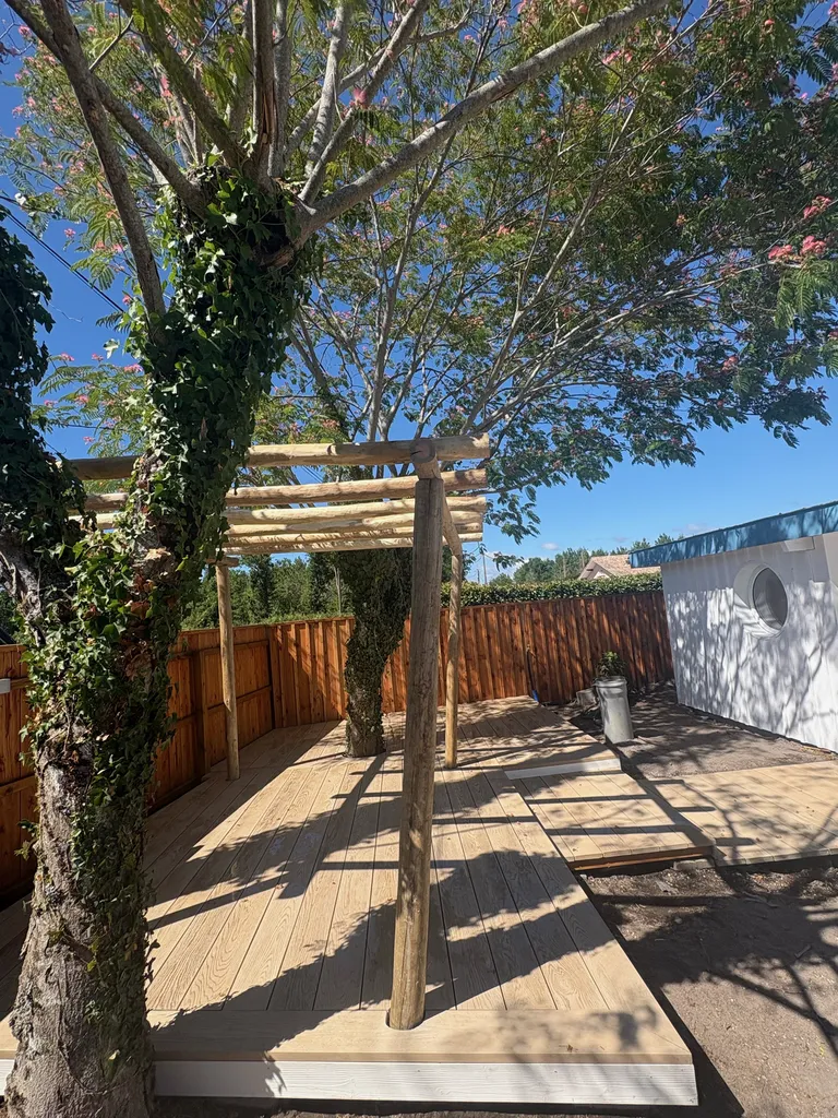     Pourquoi faire réaliser une terrasse en composite Millboard par votre paysagiste Evolution Paysage à Biscarrosse, dans les Landes ?