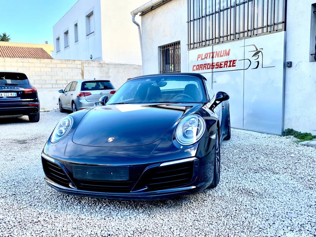 Travaux de peinture sur Porsche 991 Targa réalisés dans notre atelier de carrosserie à Carnoux pour une finition constructeur garantie