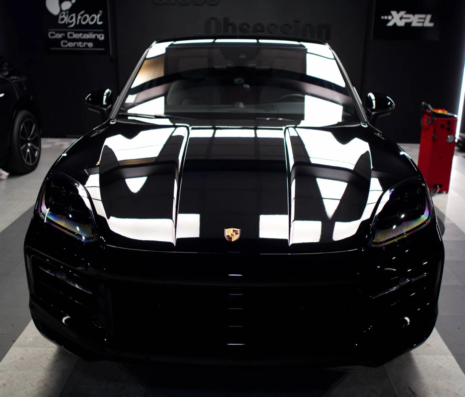 Protégez votre Porsche Cayenne Hybrid 2024 avec le Film de Protection XPEL – Gloss Obsession à Quimper (29000)