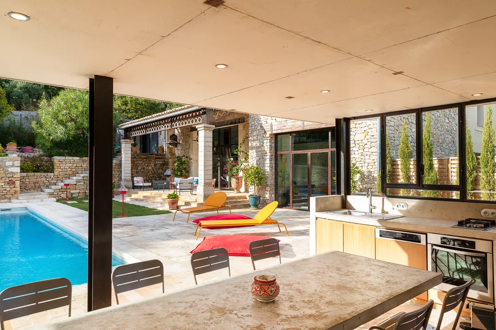 Table en béton pouvant accueillir jusqu'à 12 personnes 13300 Salon-de-Provence