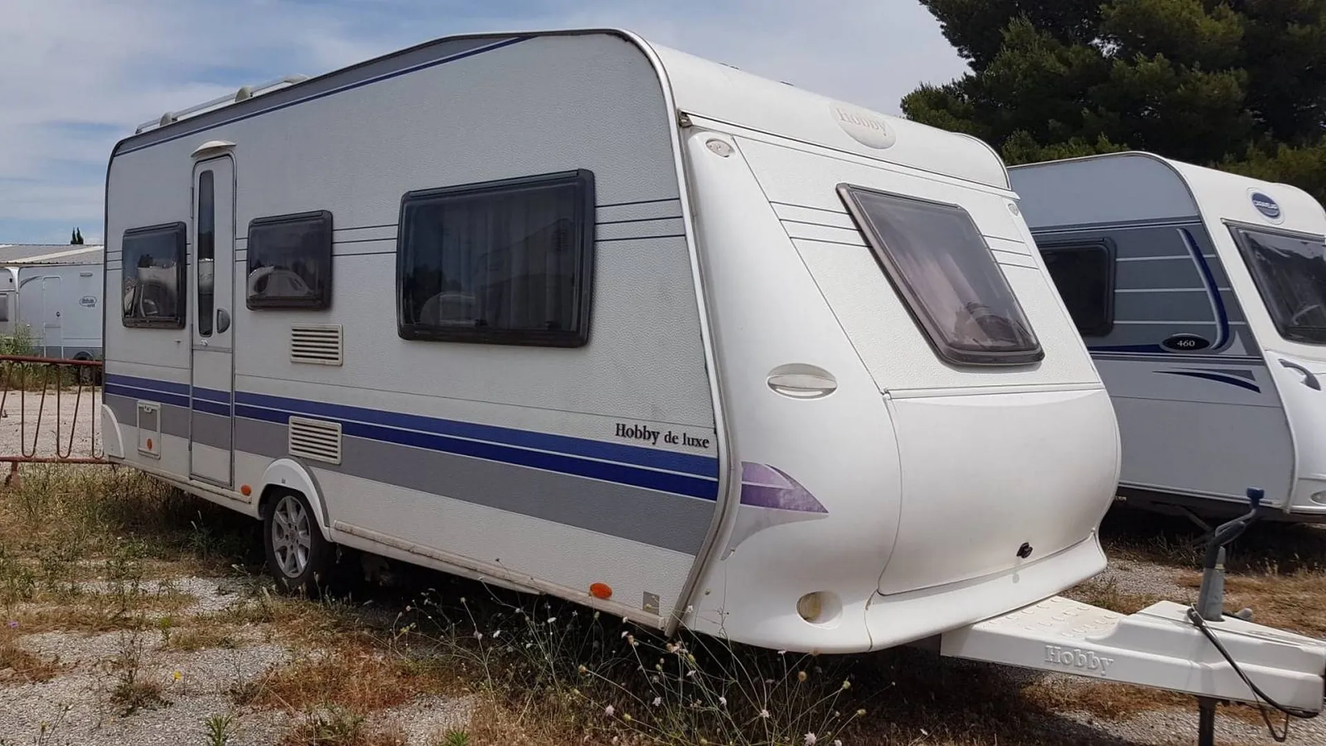 HOBBY DE LUXE 495UL A LANCON DE PROVENCE 13680