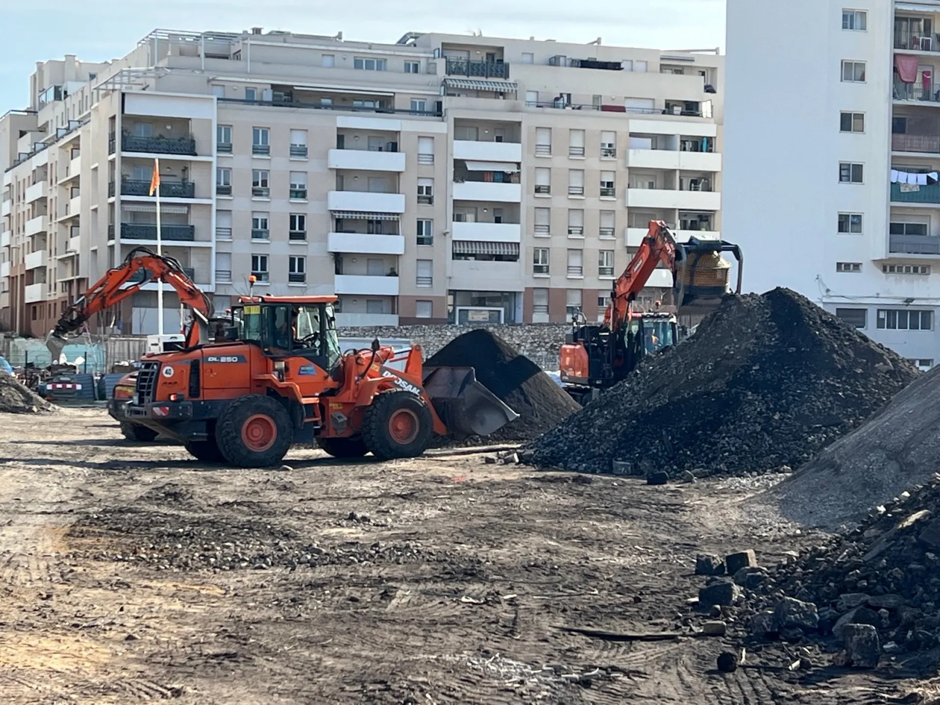 Location engins TP GIES avec chauffeur