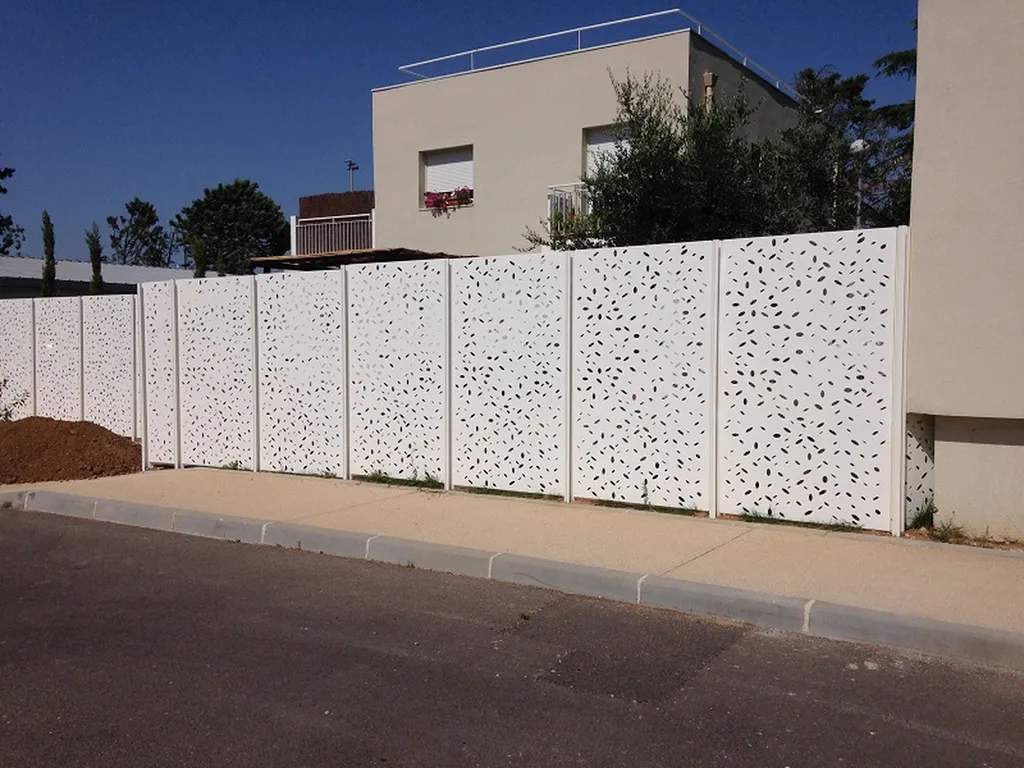 Poseur de clôtures en tôles ajourées à aix en provence 