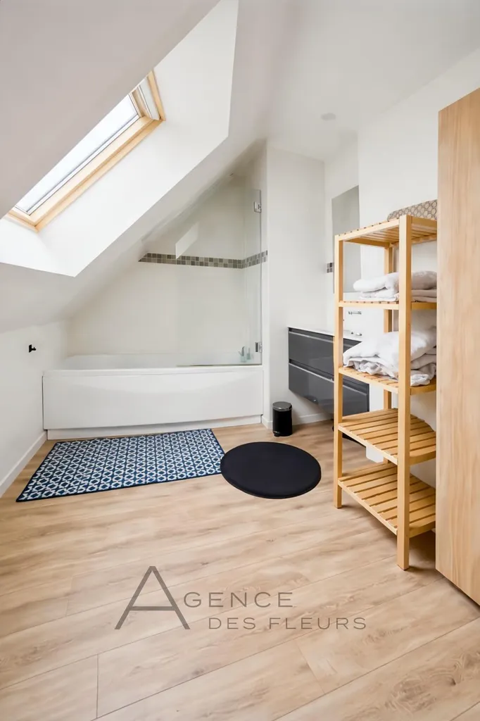 À vendre, charmant pavillon de 100 m² édifiée sur un terrain de 401 m²  sur la commune de OISSEL 76350