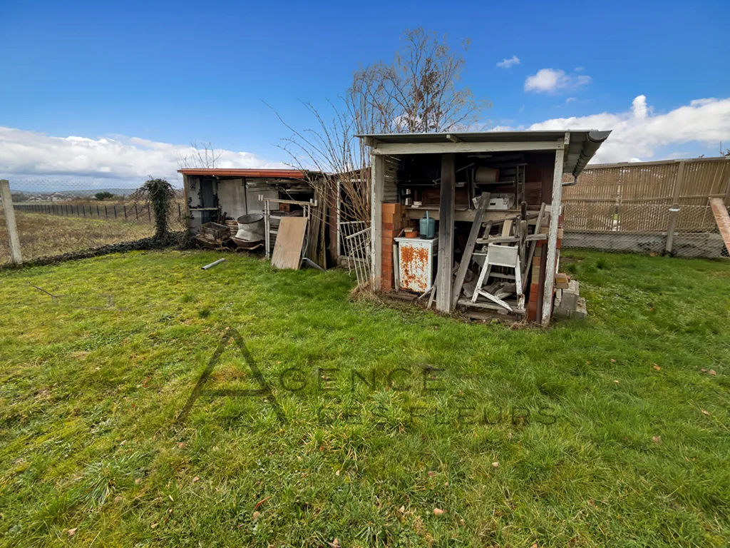 A vendre, maison à rénover de 74m² sur un terrain de 662m² située à Saint-Pierre-les-Elbeuf