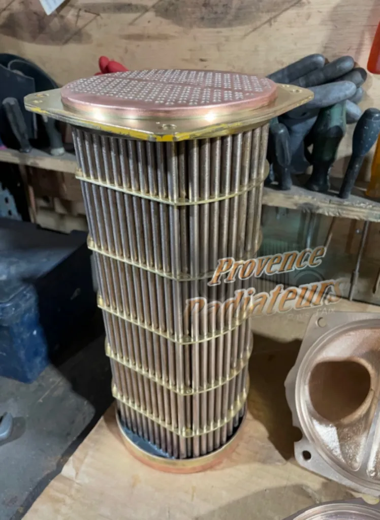 Révision professionnelle d'aftercooler Caterpillar C18 à Marseille.