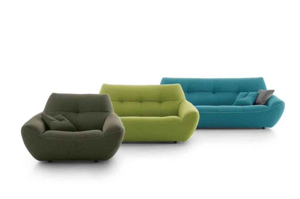 canapé 3 places, 2 places et fauteuil moderne à Hyères dans le va près de L'Avenue 83r