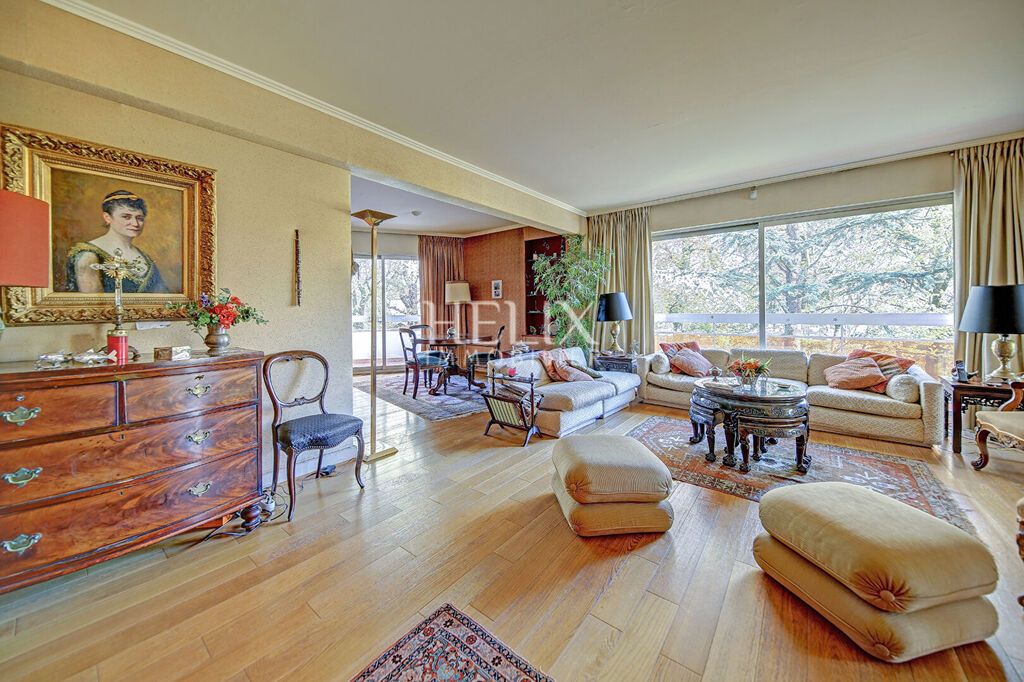 Appartement Le Vésinet 4 pièces avec un grand balcon dans une résidence de Standing