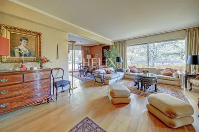 Appartement Le Vésinet 4 pièces avec un grand balcon dans une résidence de Standing