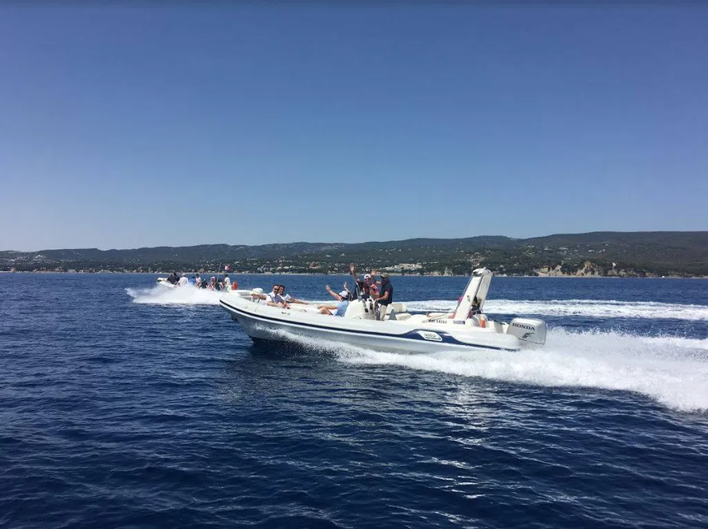 Aqua Challenge: Dive into Excitement with an Unforgettable Aquatic Adventure