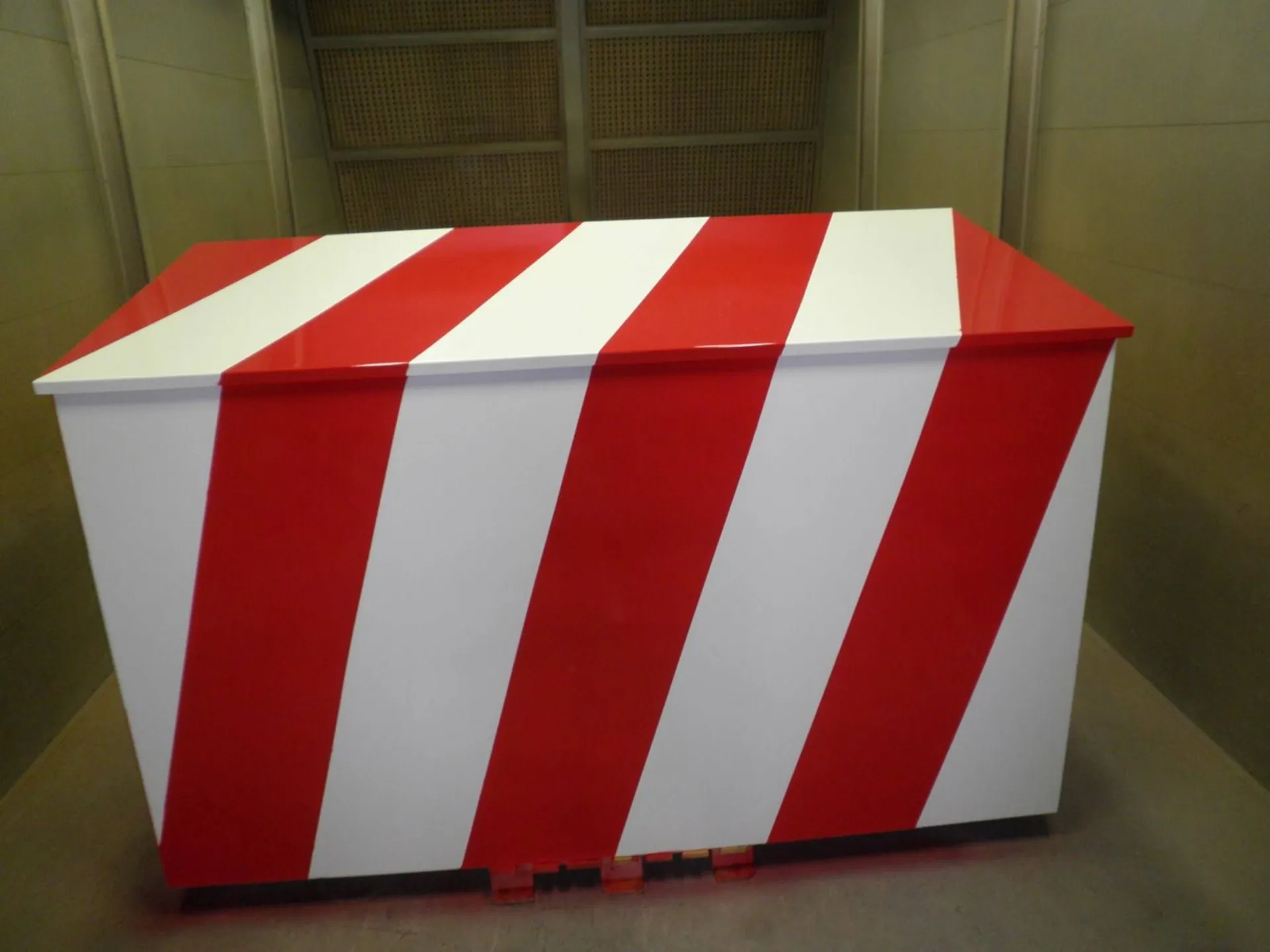 Peinture bi-color sur caisson