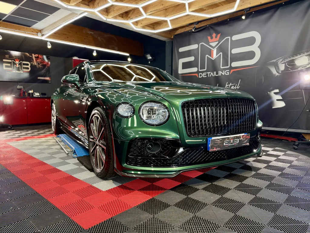 RÉNOVATION ESTHÉTIQUE ET TRAITEMENT CÉRAMIQUE GYEON INFINITE SUR BENTLEY FLYING SPUR PRÈS DE LYON PROCHE DE DARDILLY