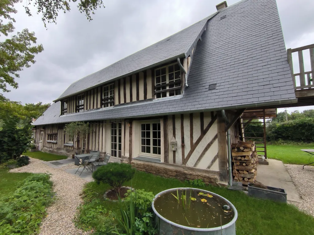 En vente à quelques minutes de HONFLEUR (14600), Maison Normande pleine de charme sur un terrain de 1 950m²