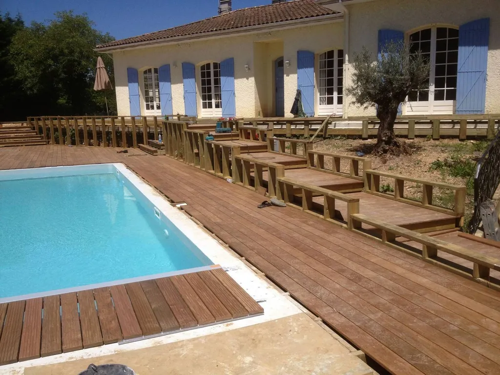 Quelle est la meilleure période pour poser une terrasse en bois à Carignan de Bordeaux?