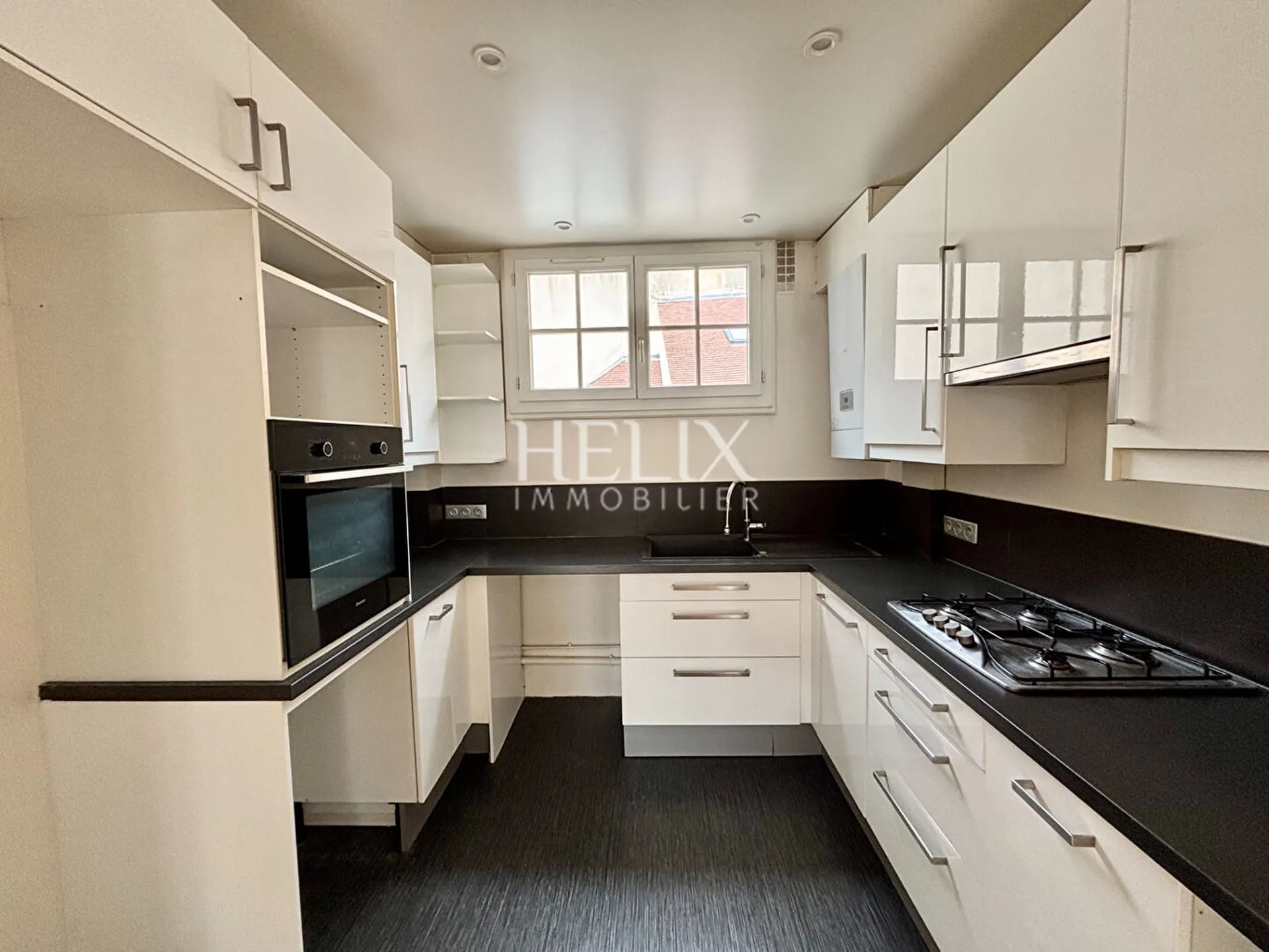 Appartement avec le charme de l'ancien en plein coeur de Saint Germain En Laye 3 pièce(s) 62M2.