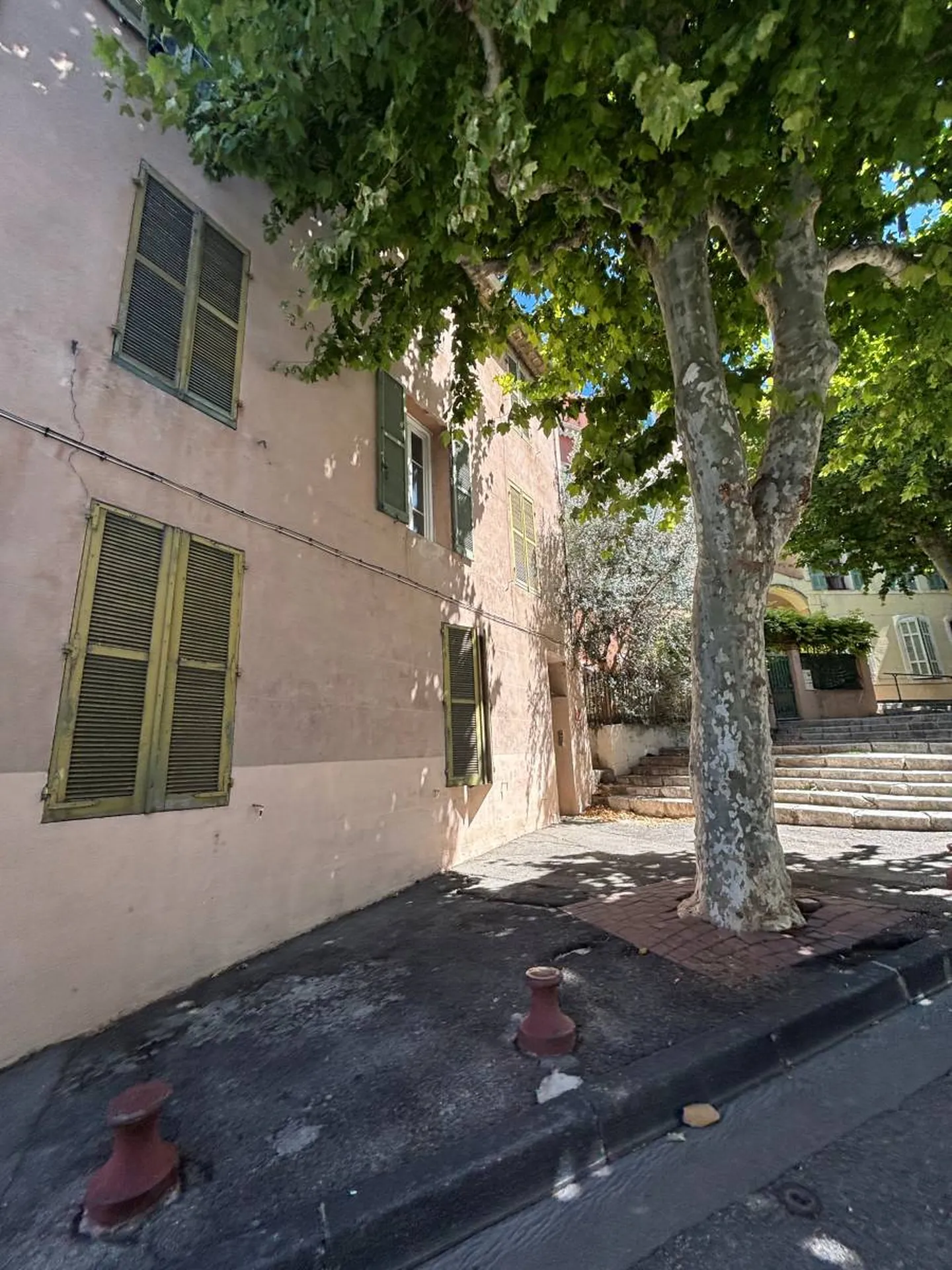 A vendre Type 2 dans un petit immeuble du centre ville