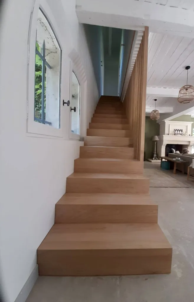 Fabrication et pose d'un agencement complet avec rénovation d'un escalier béton en bois, chêne massif à Aix-en-Provence dans les bouches du Rhône