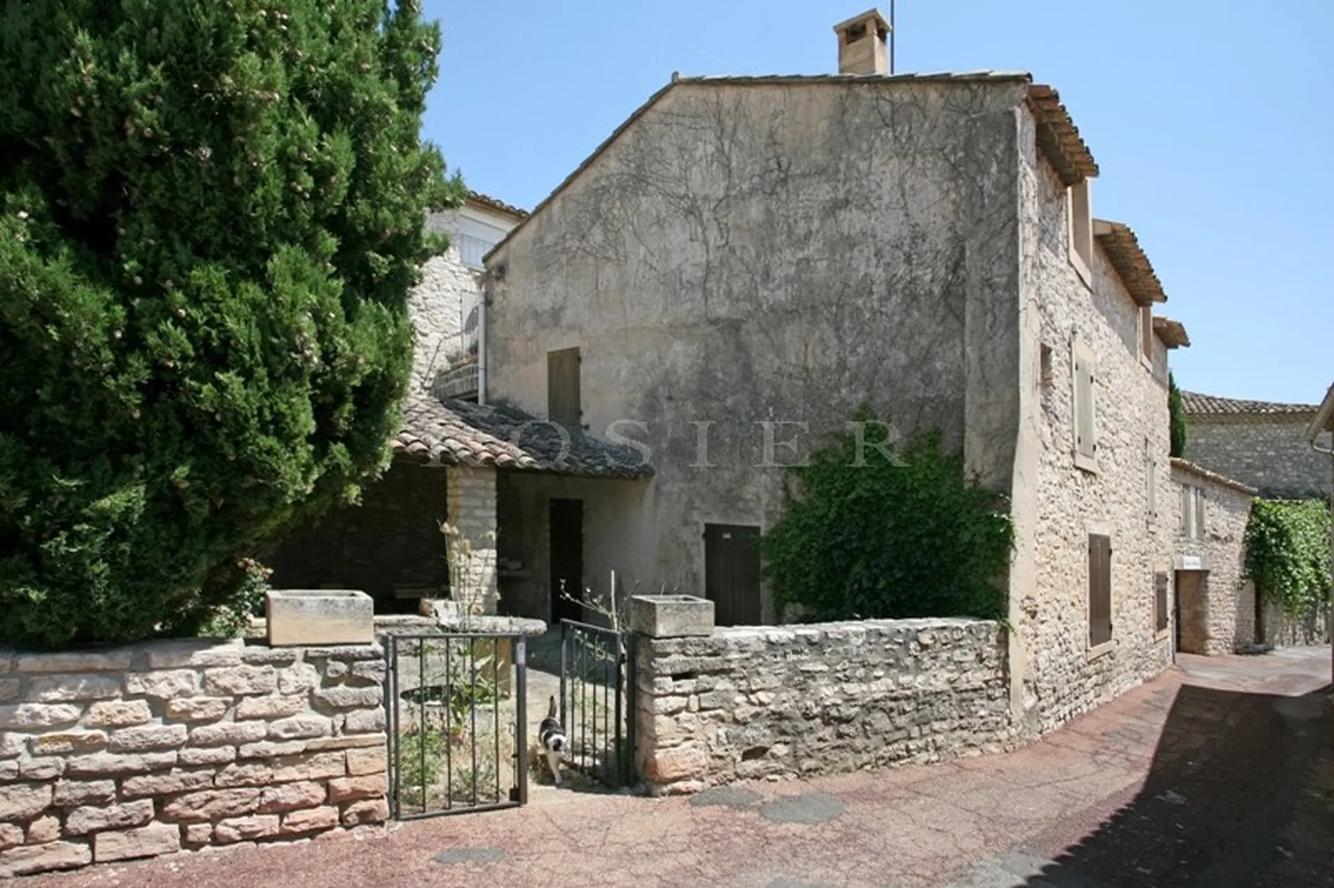 A vendre, Luberon, maison de village avec cour et jardinet