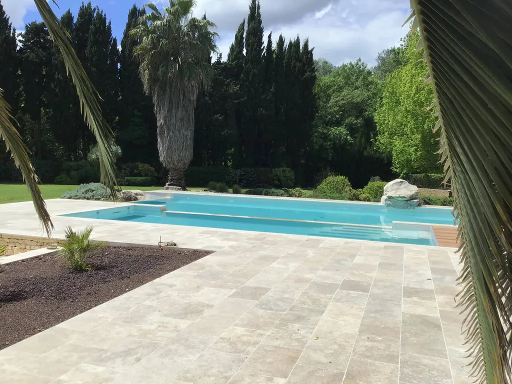 DALLAGES EXTERIEURS TRAVERTIN BEIGE EN TRAVERTIN 1ER CHOIX CLASSIC MIX