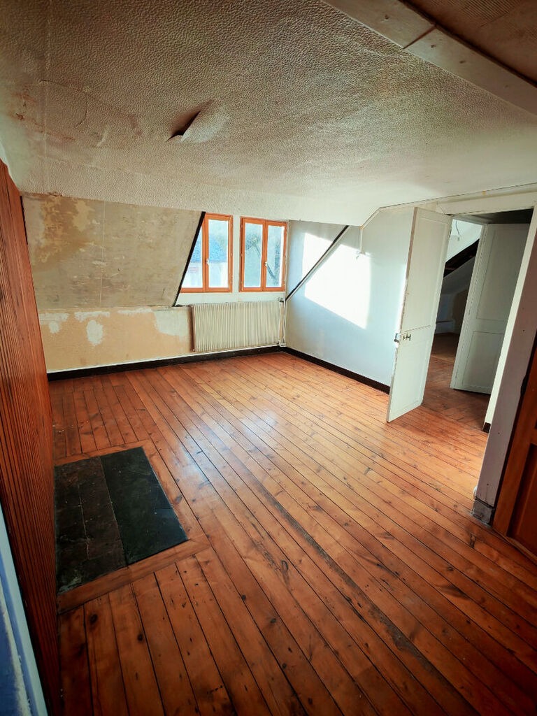 À vendre maison mitoyenne de 140 m² située à Elbeuf