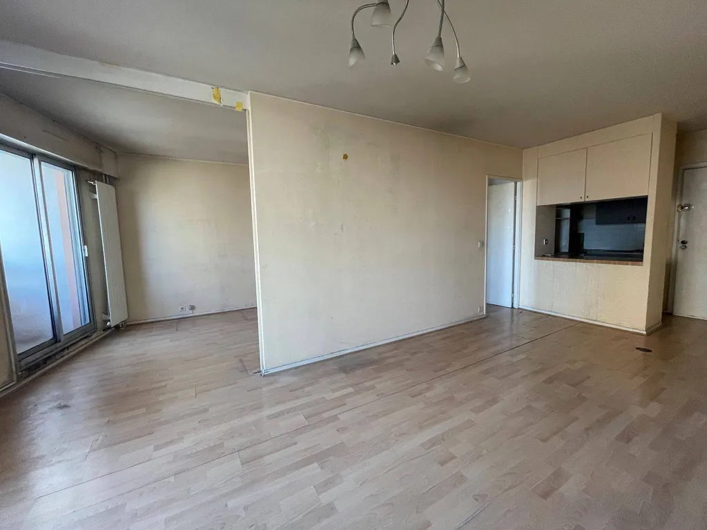 A vendre 2 pièces avec balcon, place d'italie  Paris 75013