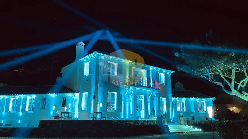 Création de mise en lumière pour évènementiel à la Villa Pointe Alegre pour soirée évènementielle à Saint tropez