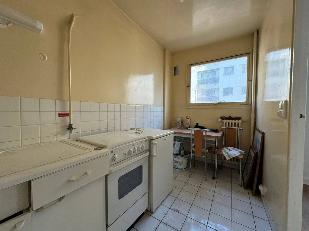 Grand studio avec balcon à vendre - Rue du Théâtre 75015