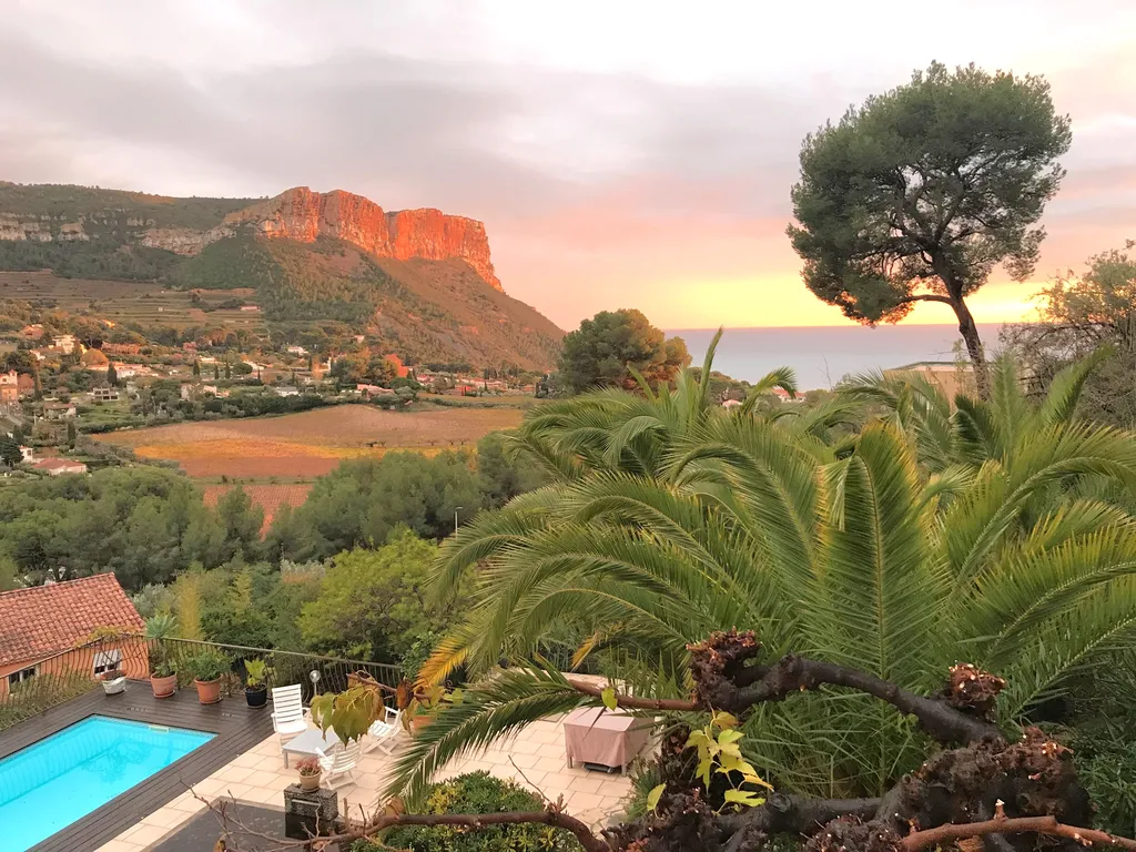 Vente maison à Cassis  avec garage, piscine, vue sur vignobles, Cap Canaille et mer dans clos sécurisé