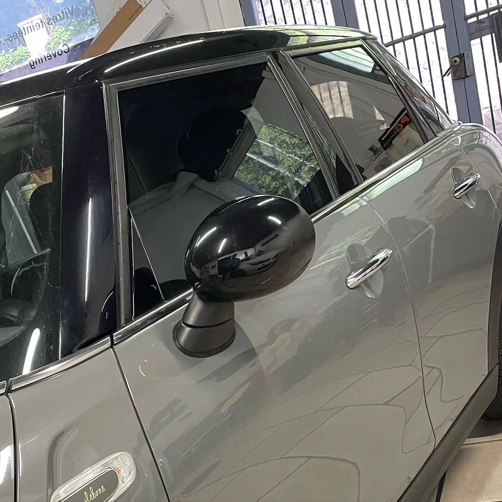 Pose de vitres teintés HP35 arrière et HP50 avant sur une Mini Cooper à Châteauneuf de Grasse