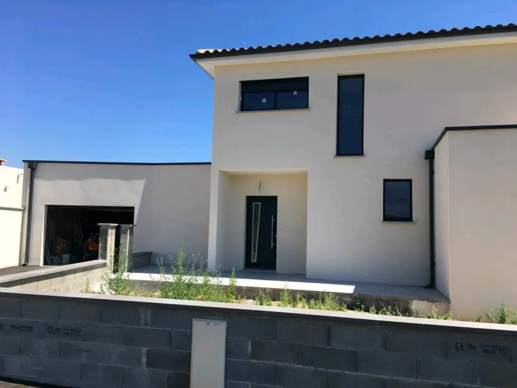 Gouttières pour professionnels en aluminium dans la Drôme à Montélimar Gouttières pour professionnels en aluminium dans la Drôme à Montélimar