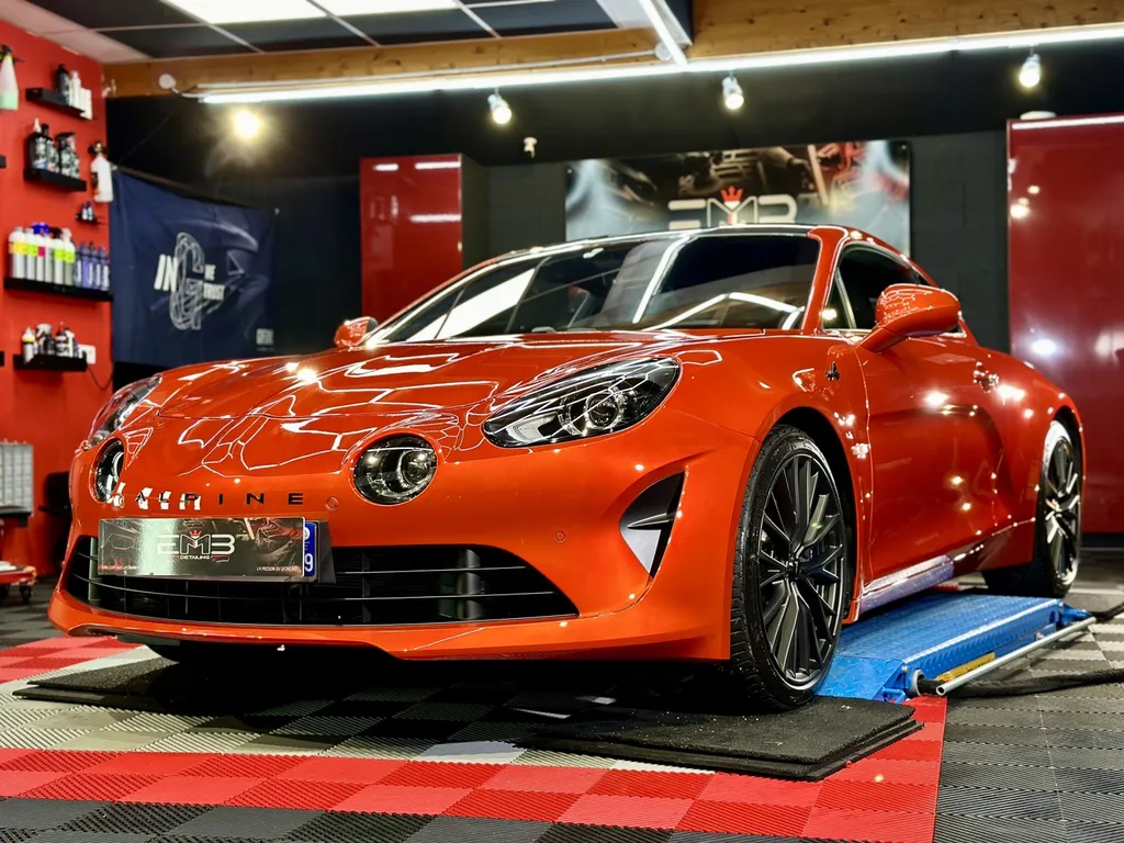 Spécialiste Protection carrosserie film PPF et traitement céramique Lyon Alpine A110 