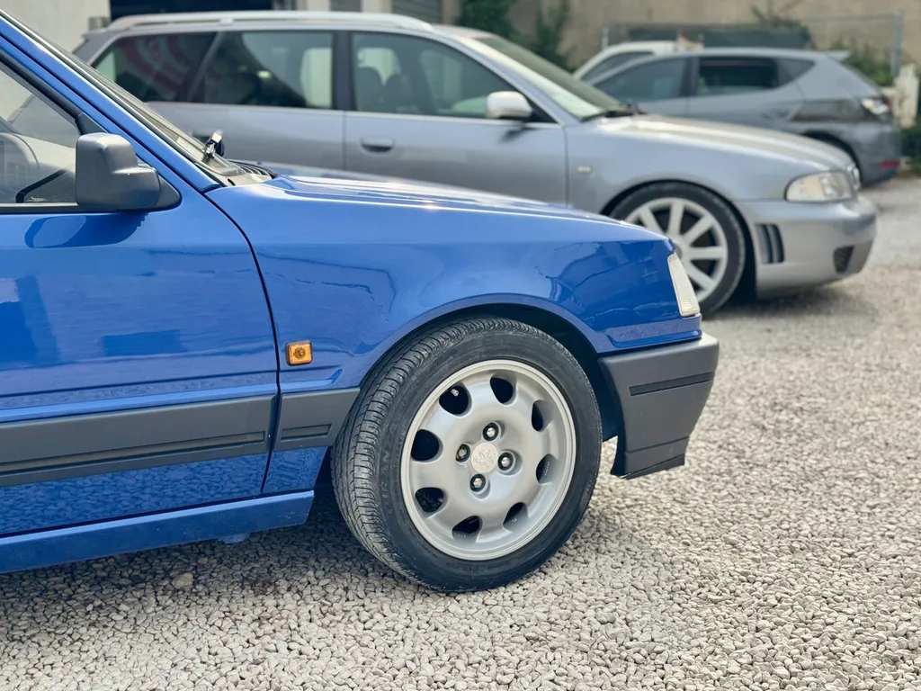 Une icône des années 90 la Peugeot 309 GTI 16 chez Platinum Carrosserie proche d’Aubagne et de Marseille