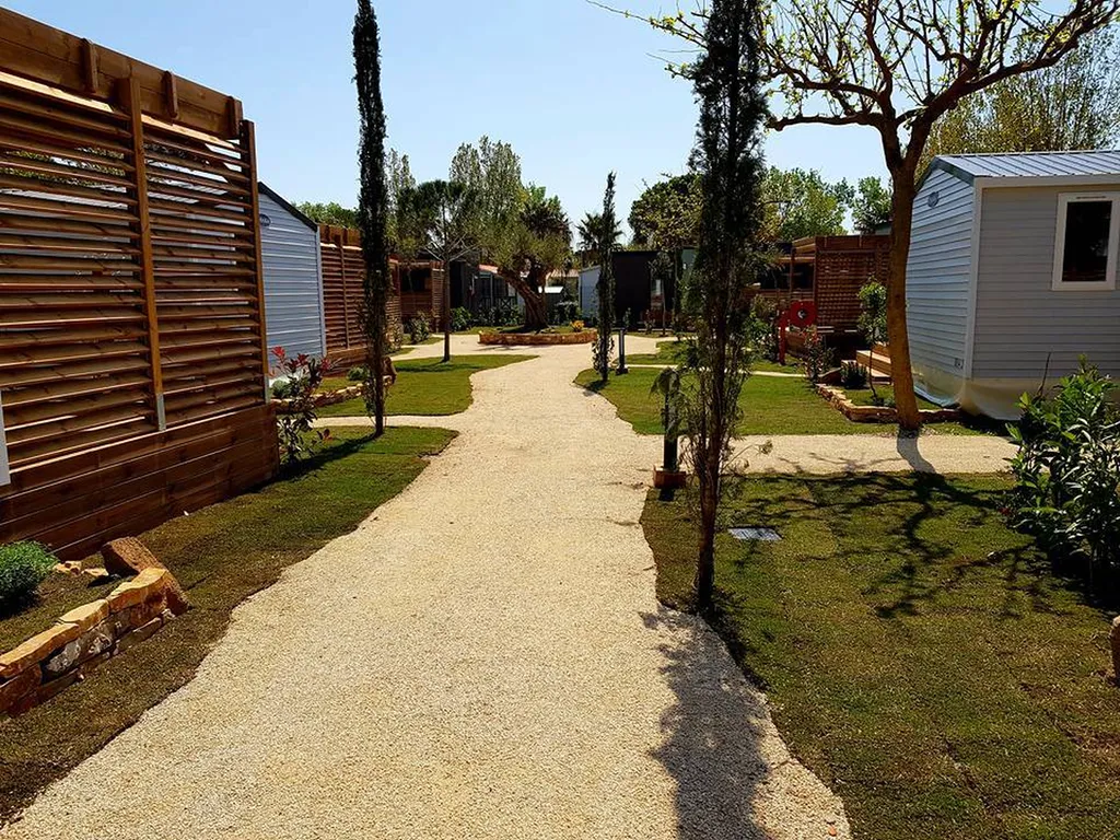 Mobil home avec 4 chambres à Vias Plage dans le Sud de la France