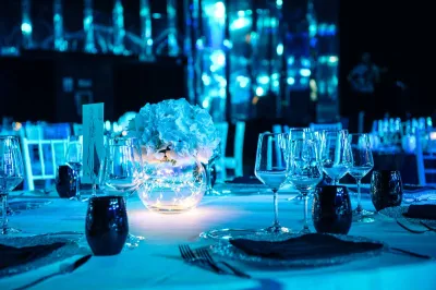 Une Bar Mitzvah chic et festive organisée par une wedding planner dans un Théâtre à Milan en Italie