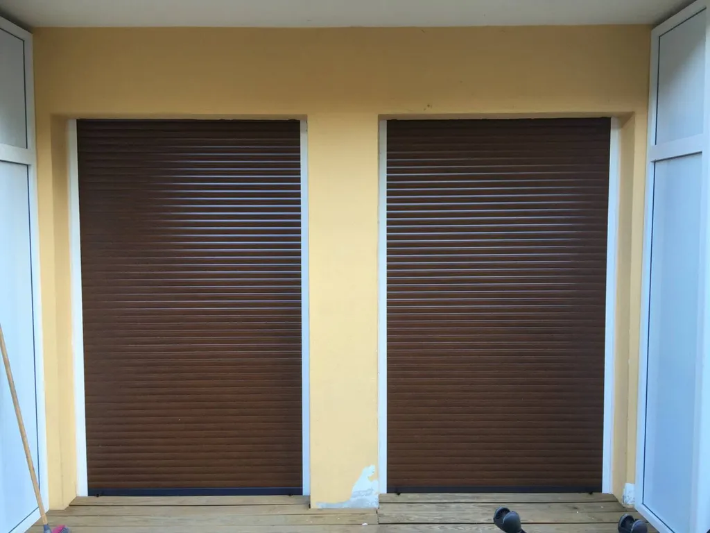 pose de volet roulant en Alu couleur imitation bois à Nice