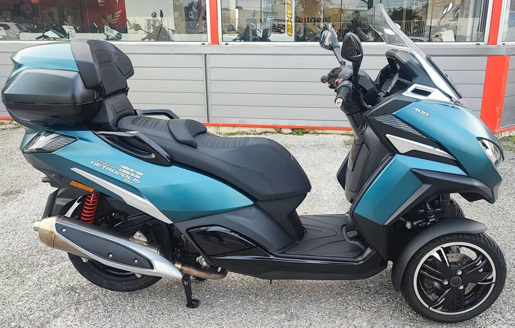 PEUGEOT METROPOLIS 400 SW DU 08/2023 AVEC 4200 KM.
