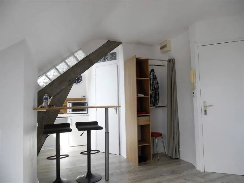 Situé au 40 rue Molière à Rouen