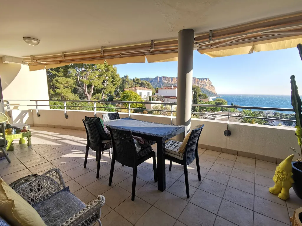 Cassis Appartement de prestige à vendre à Cassis T4 avec terrasse vue mer et garage dans résidence récente de standing