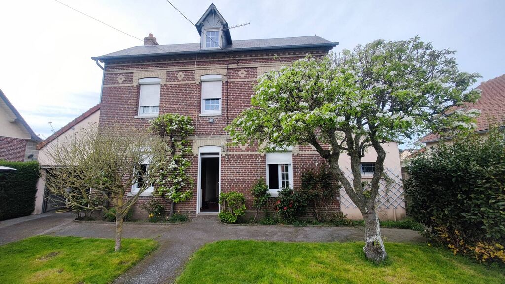 Maison de caractère de 83 m² à rénover proche commerces, Dieppe