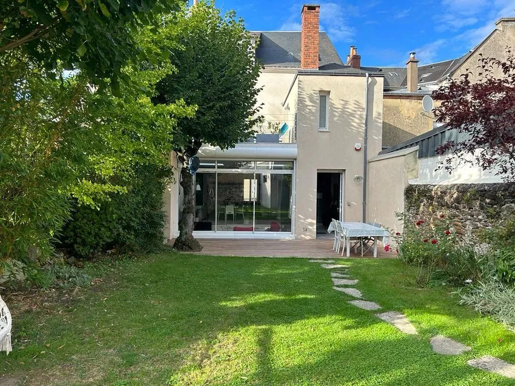 maison de quatre chambres à vendre au mans dans le centre ville