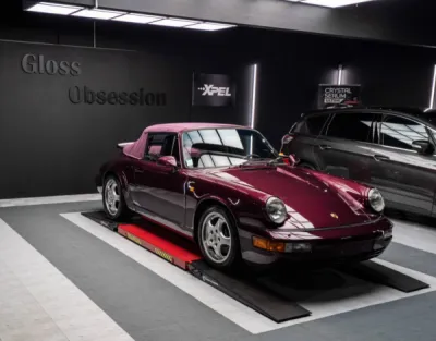 Porsche 911 Carrera 4 après un polissage minutieux, rendant la peinture aussi brillante que possible tout en offrant une protection supplémentaire grâce à un traitement céramique Gtechniq.