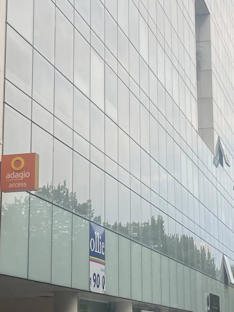 immeuble en verre du centre d'affaires