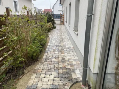 Chemin en pavé d'une maison individuelle à Kilstett, près de Rheinau CLK 